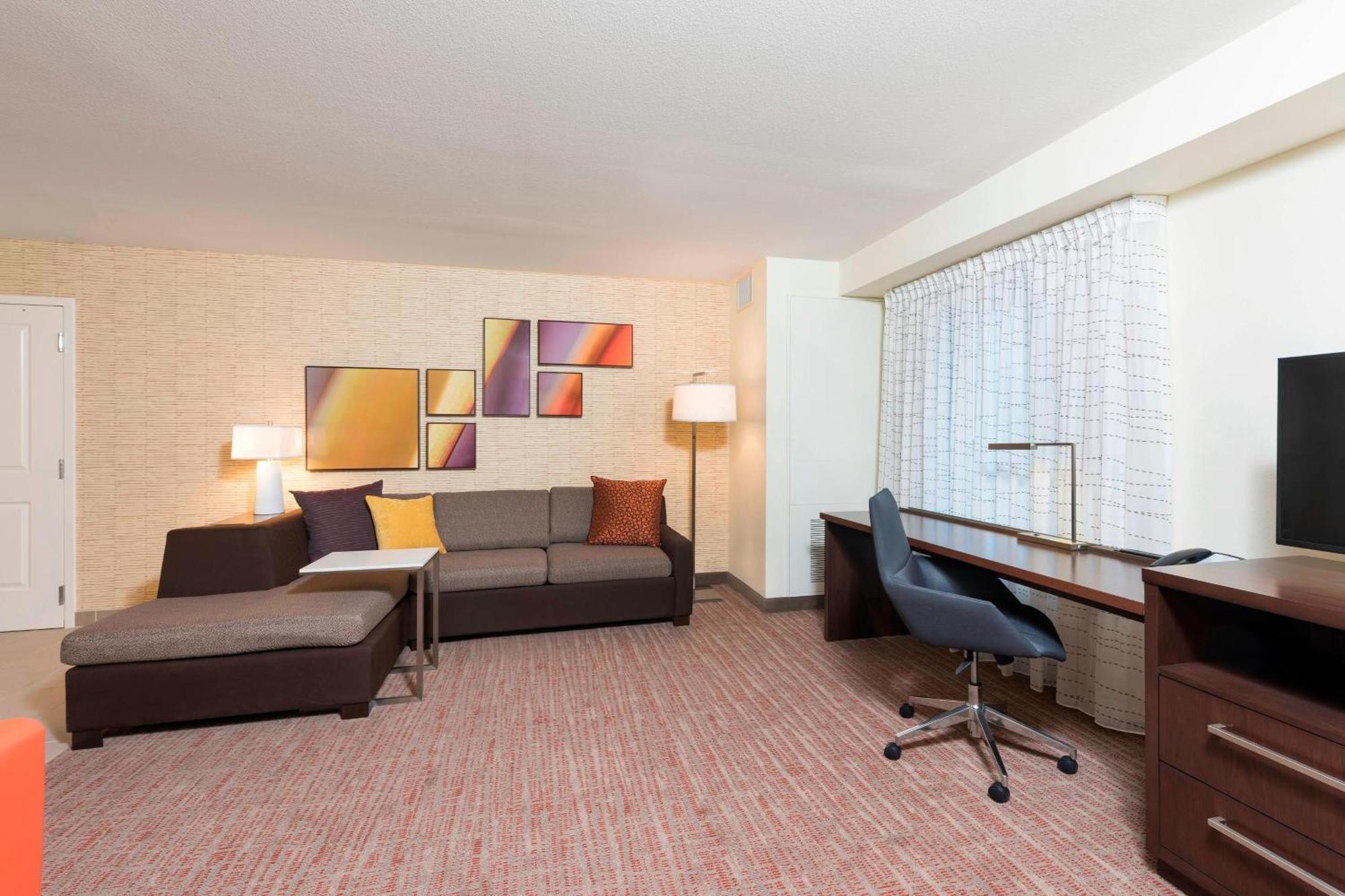 Residence Inn By Marriott Milwaukee West Уоууотоса Экстерьер фото