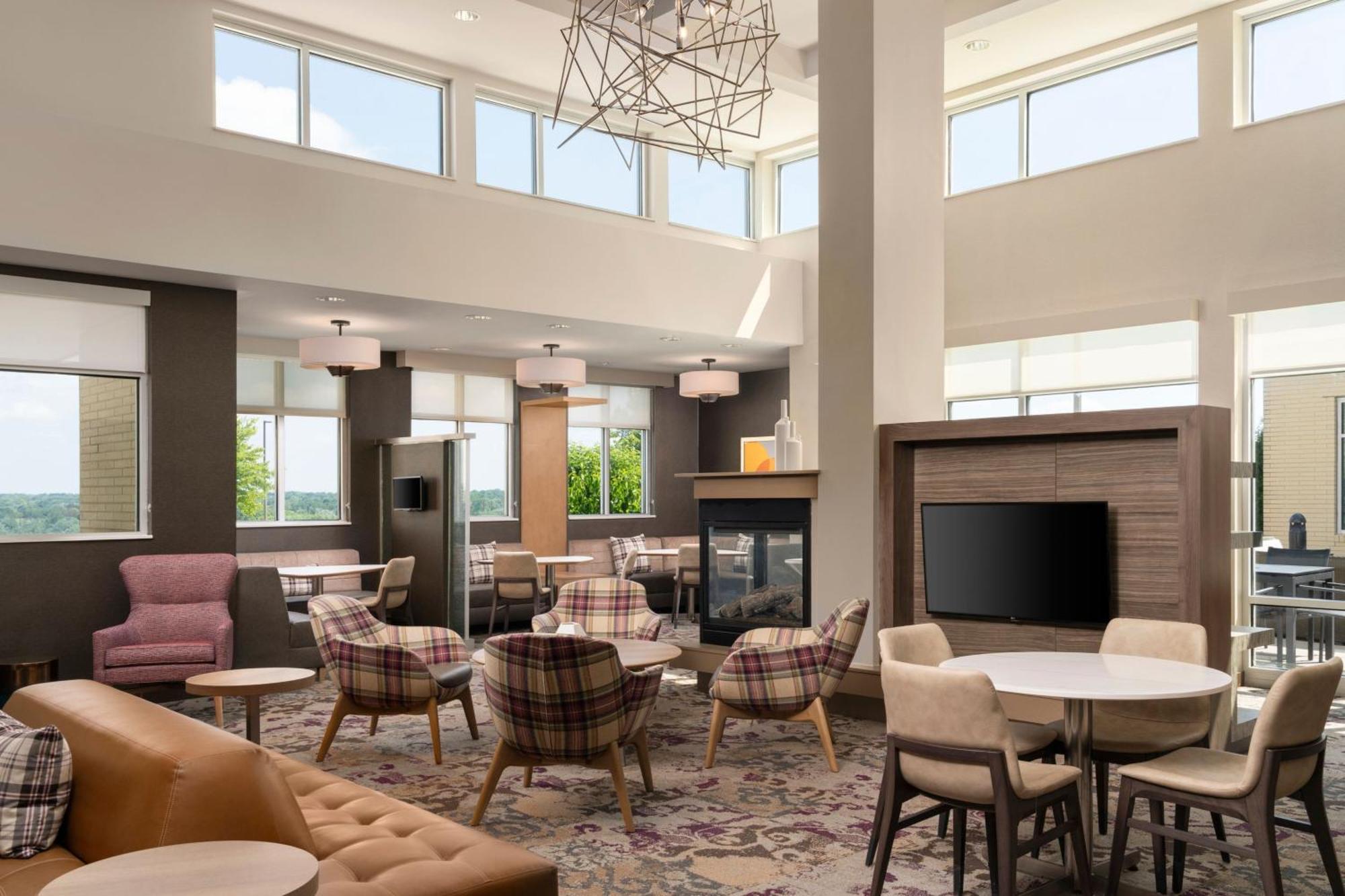 Residence Inn By Marriott Milwaukee West Уоууотоса Экстерьер фото
