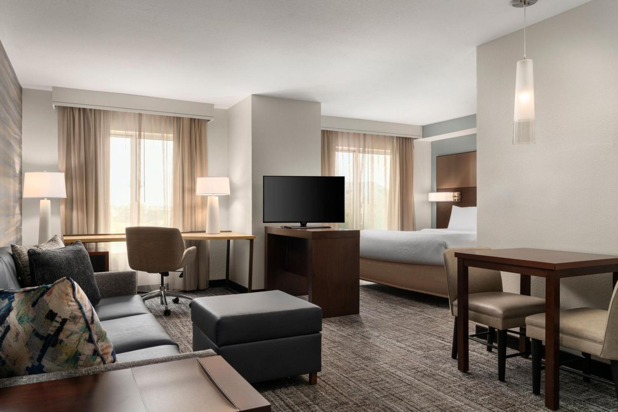 Residence Inn By Marriott Milwaukee West Уоууотоса Экстерьер фото